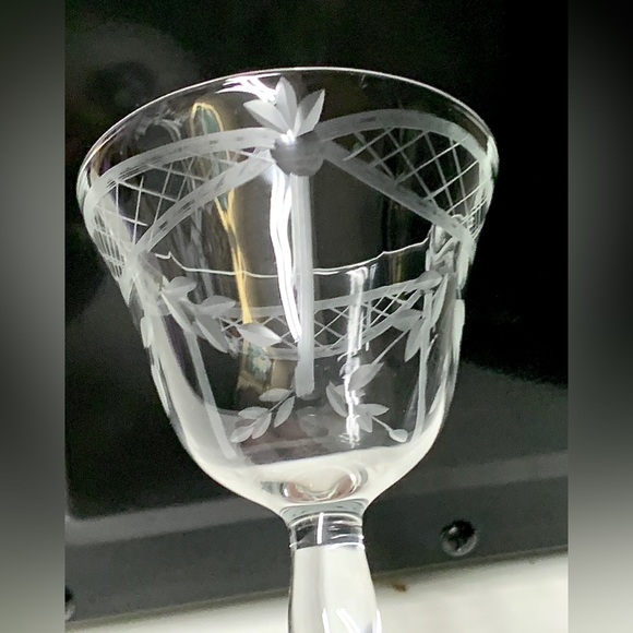 Vintage Retired McBride Etched Lattice Floral Pattern Wine Glass Replacement - Picture 3 of 8